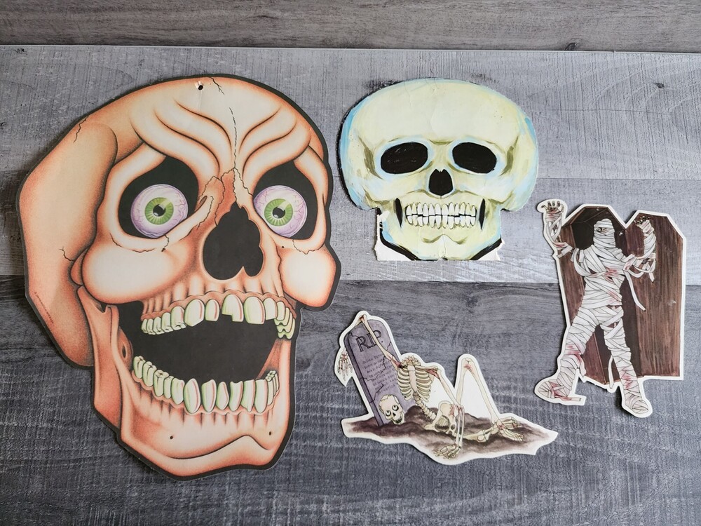 Vintag 1988 Beistle Halloween 16" Nite Glo SKULLS GLOW IN DARK Cutout Lot